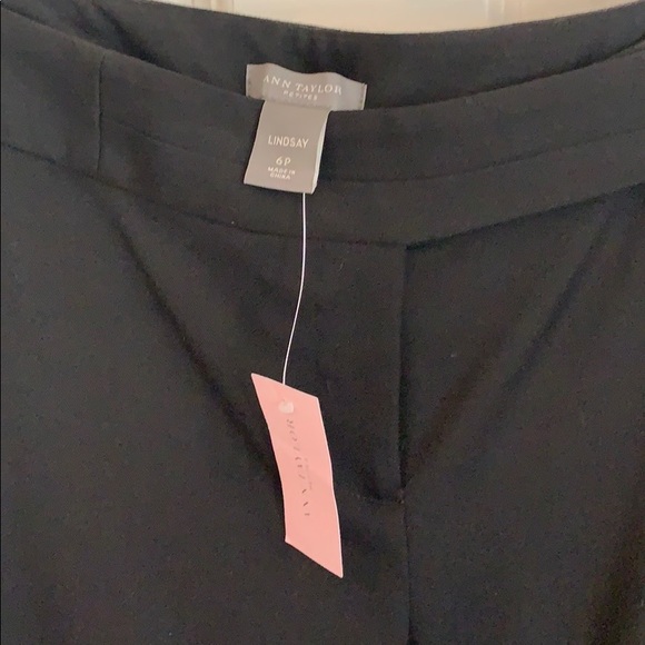 Ann Taylor Lindsay Black Pants. Size 6P. - Picture 2 of 3